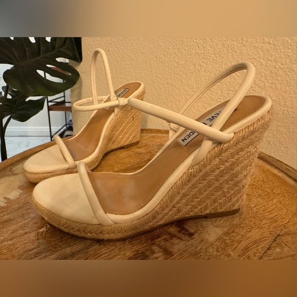 Steve Madden Tan Wedge Sandals - Picture 4 of 9